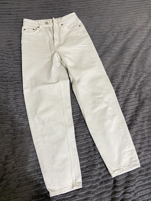 Джинси мом молочного кольору