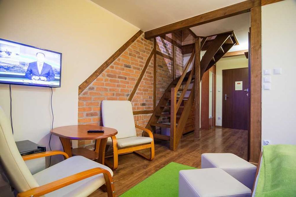 Willa Echo, idealna lokalizacja, centrum, komfortowe pokoje i apartamenty, parking, ogród, plac zabaw, pieszo wszędzie blisko :)