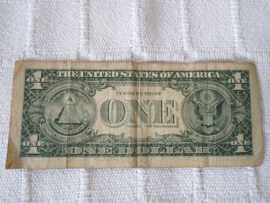 Nota "Cinco Libras Inglesas 2002" + Nota "Um Dólar Americano 1988"