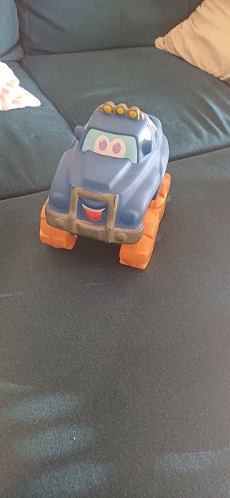 Carro Playskoll em otimo estado