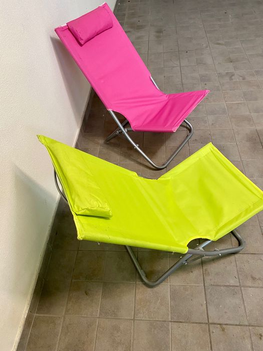 Duas cadeiras de praia
