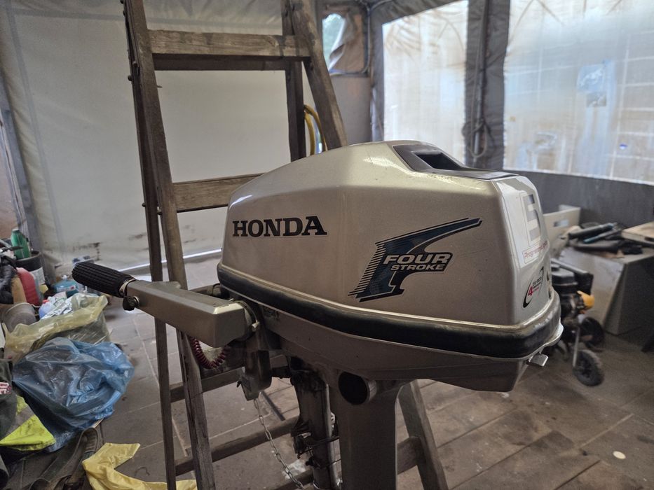 Silnik zaburtowy do lódki honda