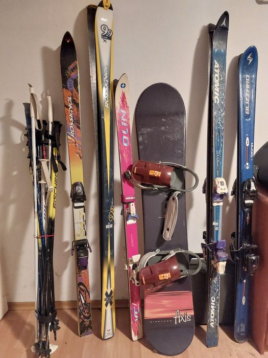Narty, snowboard