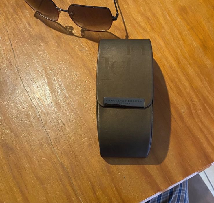 Óculos de sol, Carolina Herrera pretos e bordeaux