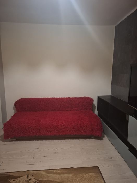 Wynajmę pokój dla kobiety lub pary.