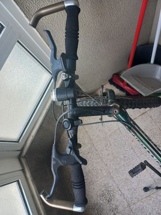Bicicleta tamanho adulto usada com câmara traseira nova