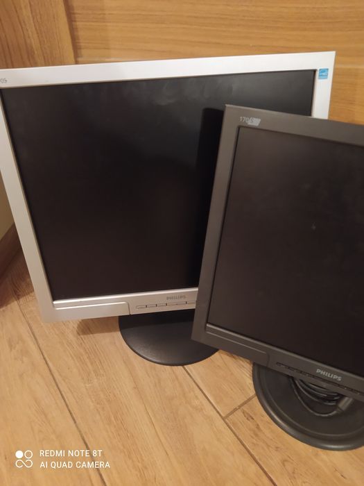 monitory    17  i   19  cali