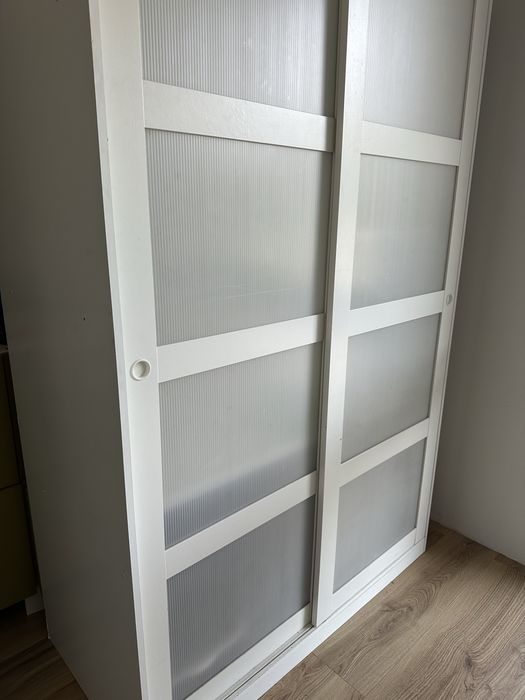 Szafa ikea biala przesuwne drzwi