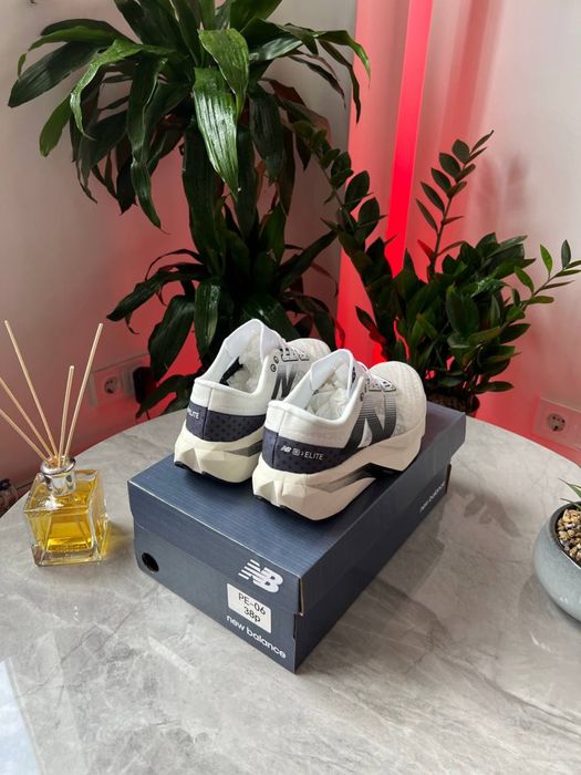 New Balance Elite V4, НБ