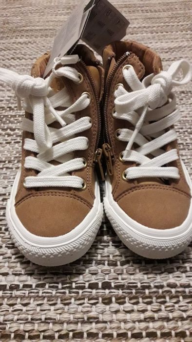 NOVAS - Sapatilha subida Zara