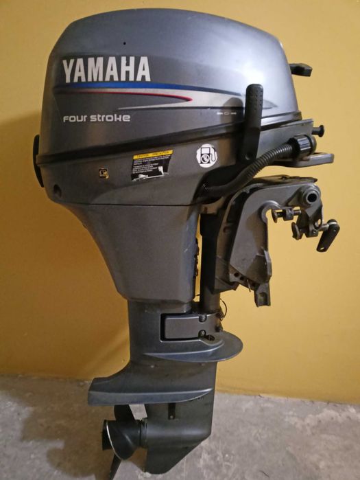 Sprzedam silnik zaburtowy Yamaha 8km czterosuw