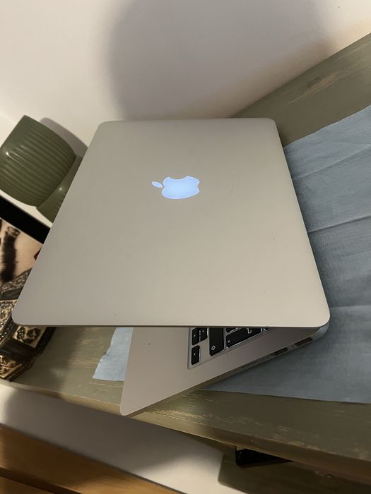 Apple macBook 13” pro late 2012