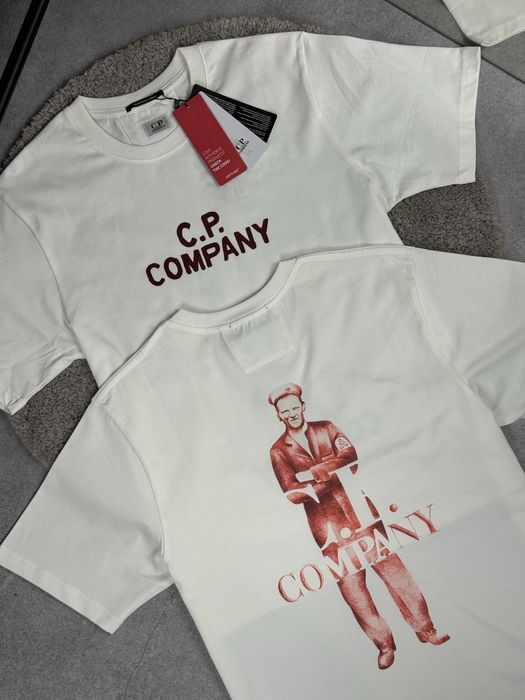 Те що треба‼️ Футболка C.P Company з принтом на спині