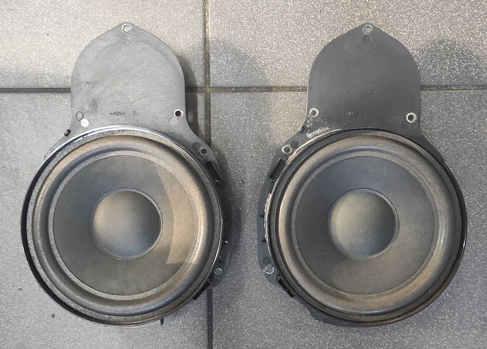 GŁOŚNIK GŁOSNIKI PRZEDNI VW PASSAT B6 B7 BLAUPUNKT 4 Ω OHM OM