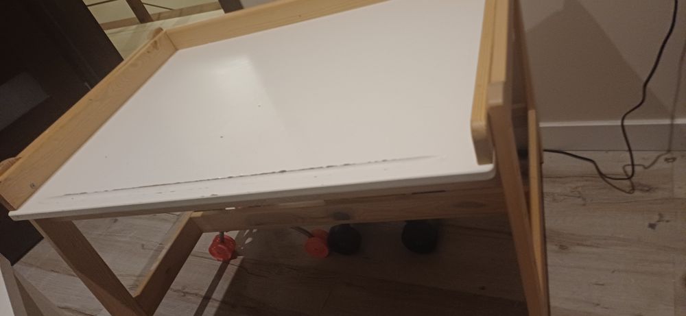 Stoliczek Ikea podwyzszany.