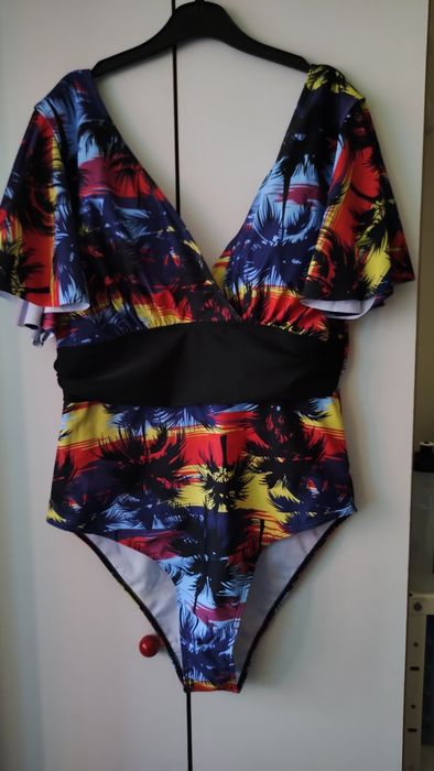Conjunto de fato de banho e calções xxl novo
