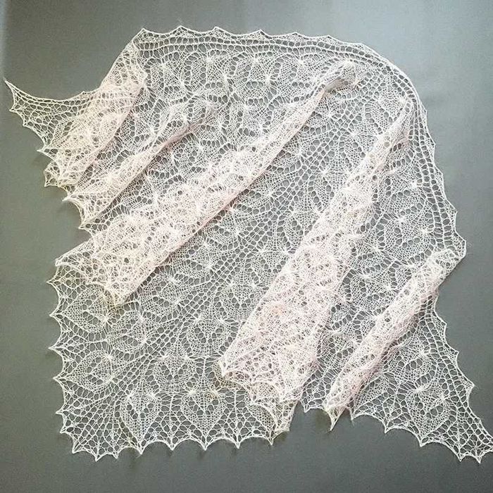 Ніжно-рожева шаль з кід мохеру на шовкові