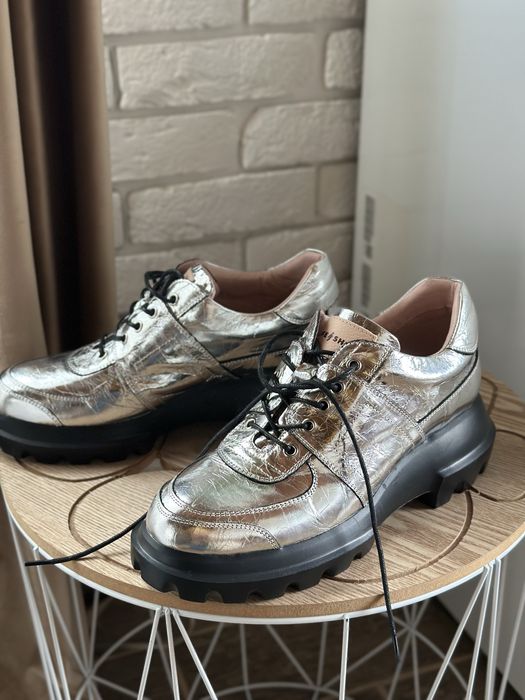 Жіночі туфлі шкіряні