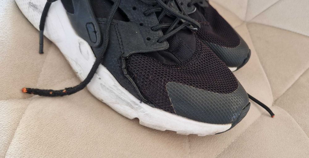 Buty NIKE AIR HUARACHE damskie czarne sportowe - Rozmiar 38