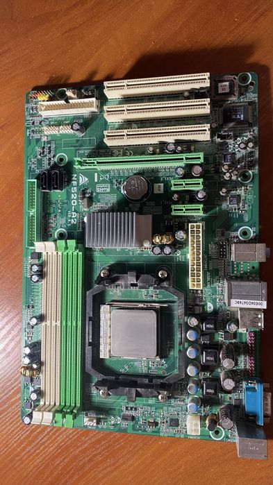 Материнська плата NF520-A2