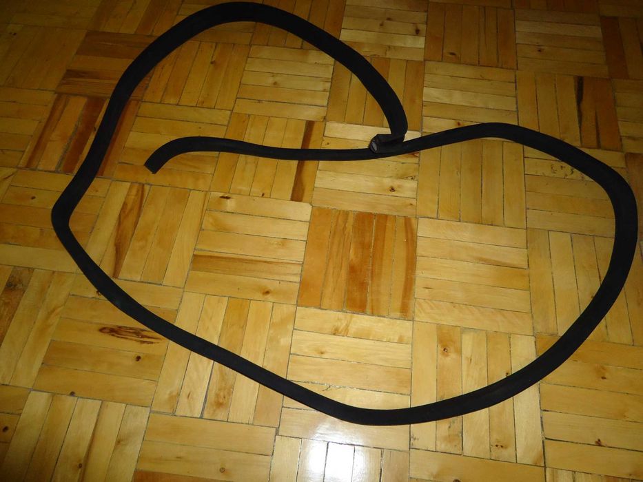 Ущільнювач W124 рами дверей. Уплотнитель Двери