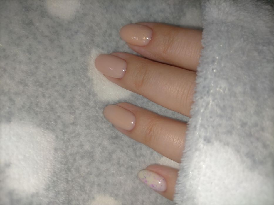 Маникюр,педикюр, наращивание 
Наращивание 600грн
Педикюр с обработкой