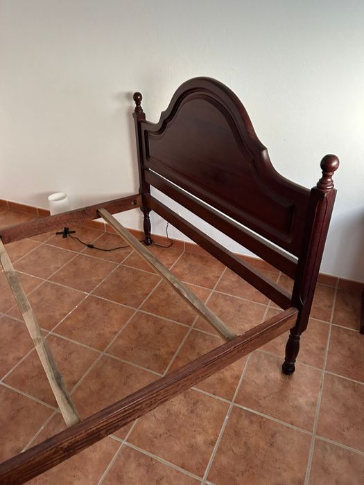 Vendo cama de casal (1,40x2,00)