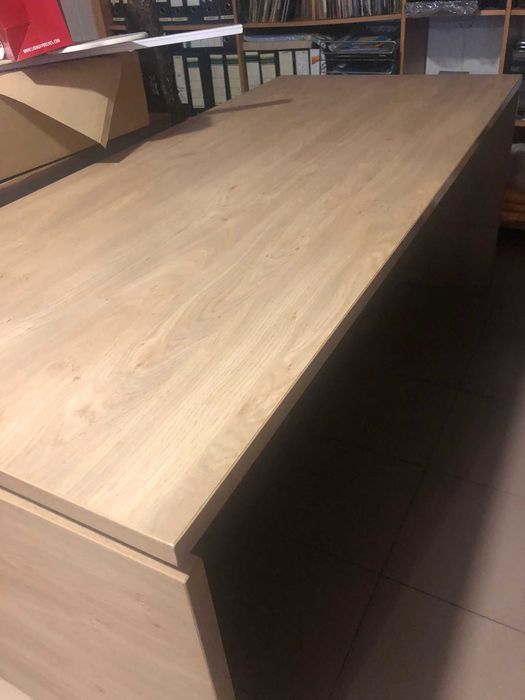 Grande Secretária em madeira, muito bonita