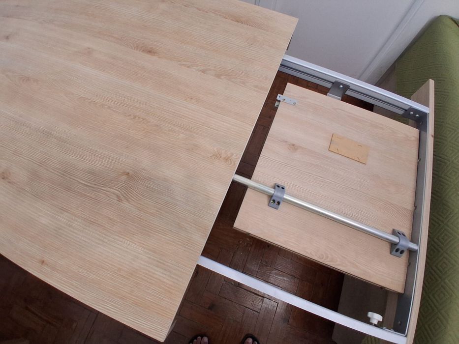 Mesa extensível + 4 cadeiras