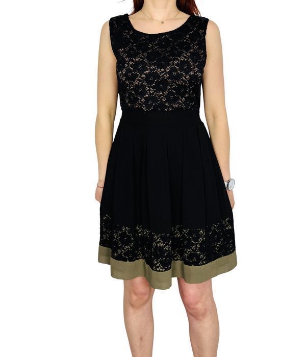 Czarna rozkloszowana sukienka koronkowa S 36