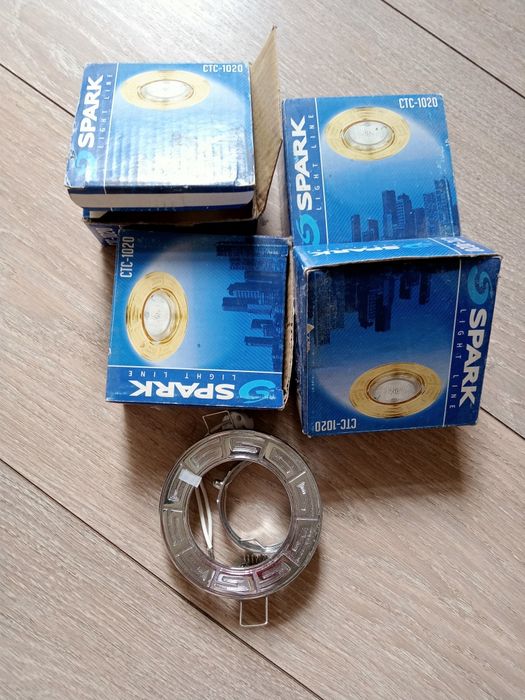 Светильник точечный