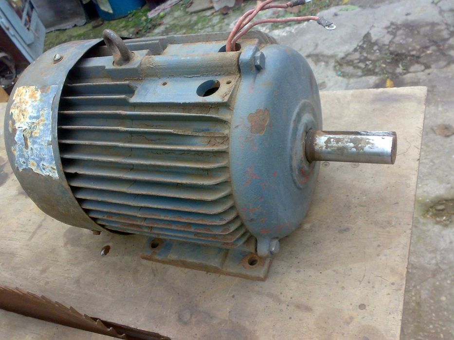 Электродвигатель 3.0 квт 705 об мин.  60кг. Новый.1988 г.