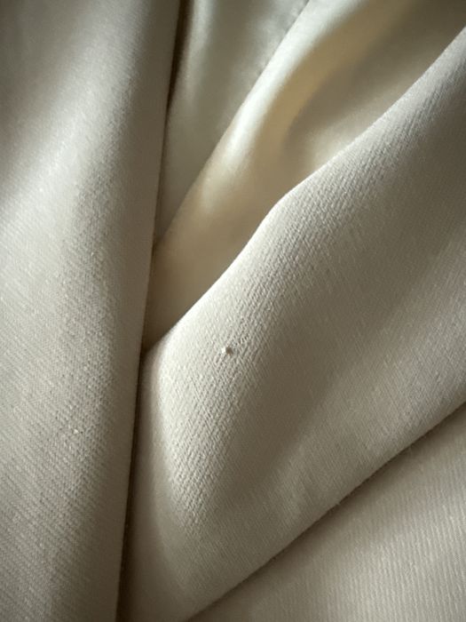 Костюм бежевого кольору