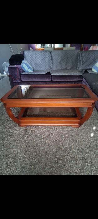 Mesa de sala de estar em cerejeira