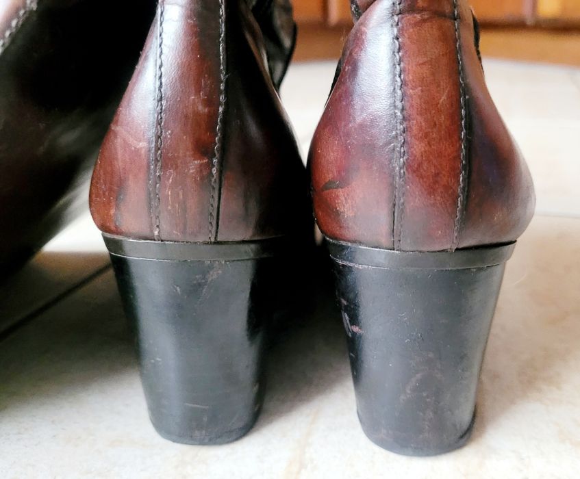 Skórzane kozaki damskie - Tamaris. Rozm. 40.