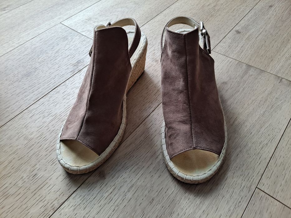 Buty ma platformie rozm. 40