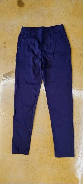 Spodnie materiałowe z gumką w pasie S