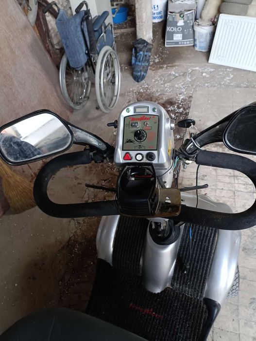 Електроскутер чотиреколісний FREERIDER