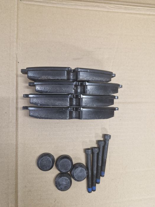 Iveco Deily. Hamulce przód. Nowe klocki. Iveco