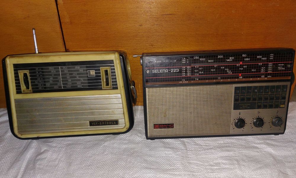 Радиоприемник ВЭФ Спидола, Селена-223.