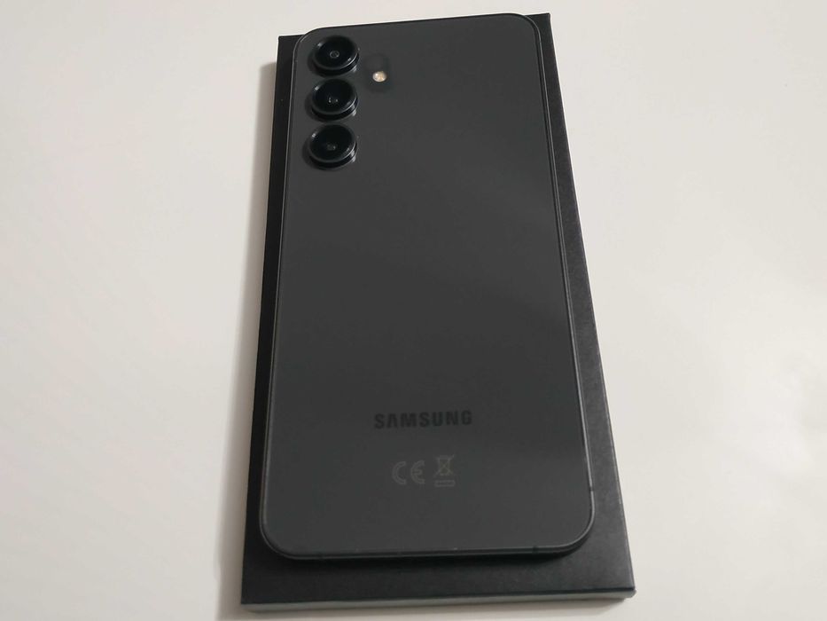 Samsung Galaxy S24 FE 5G 8/128GB + szkło Spigen + etui Spigen NOWY