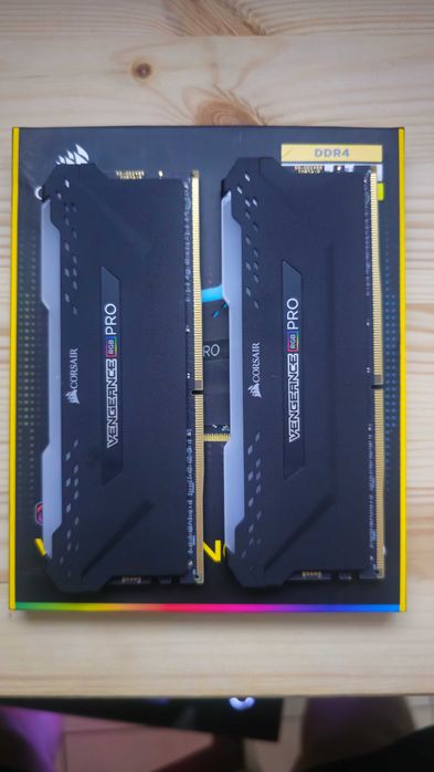 Crosair Vengeance® RGB PRO 32 GB (2 x 16 GB) DDR4 3600 MHZ – Como Nova