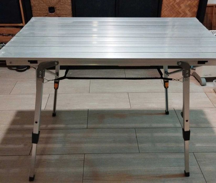 Mesa de campismo dobrável em alumínio