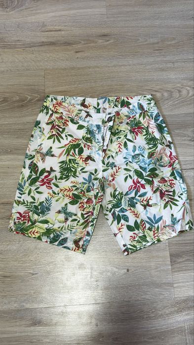 Bermudas Benetton com estampado floral