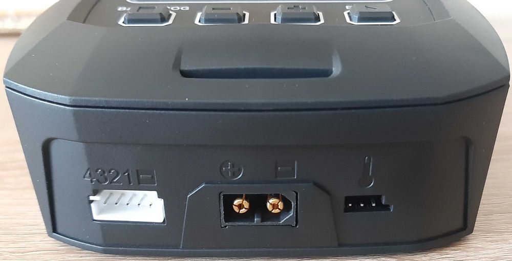 Зарядное устройство SkyRC S65 2-4S 6A/65W с/БП универсальное