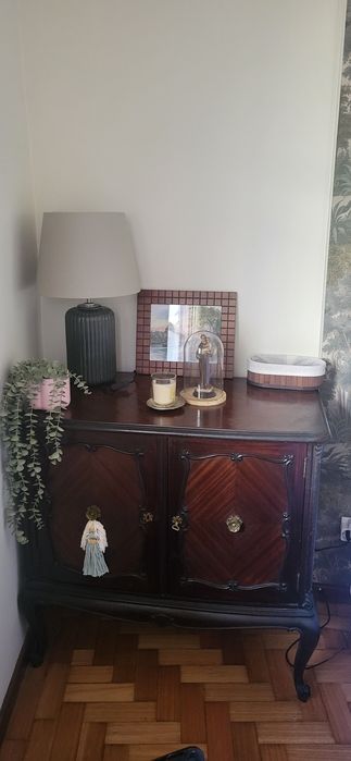Movel estilo Queen Anne