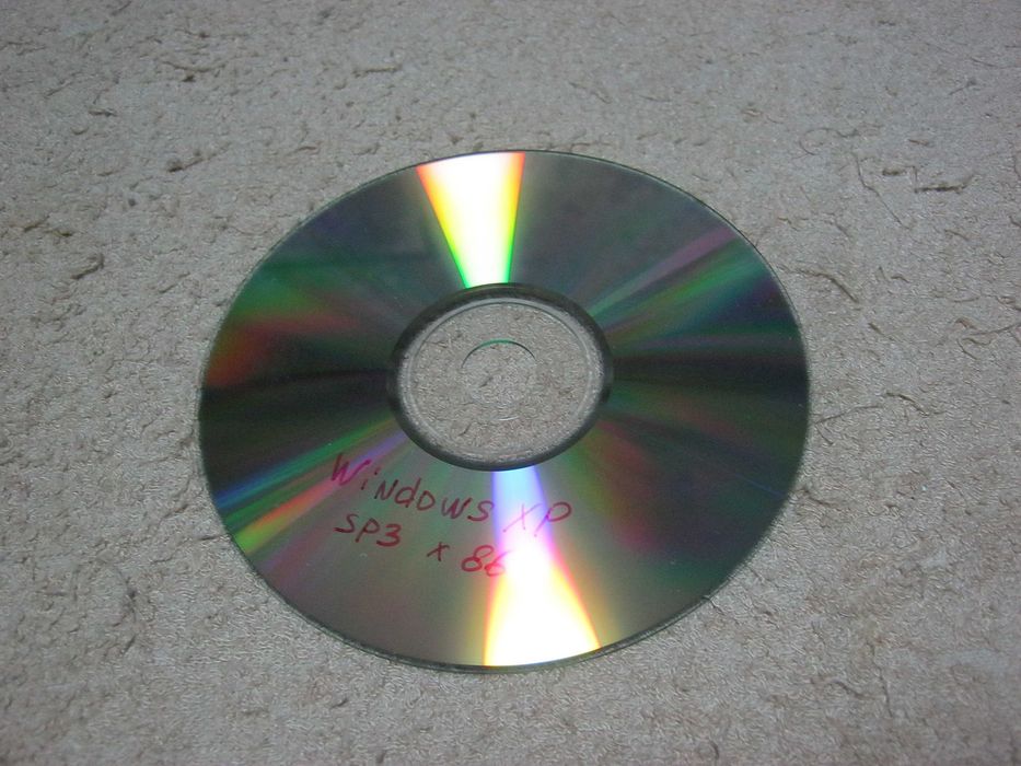Диск Виндовс ХР  (Windows XP)