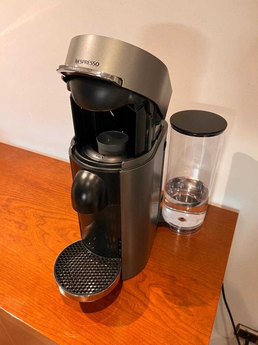 Nespresso VertuoPlus Deluxe Titan