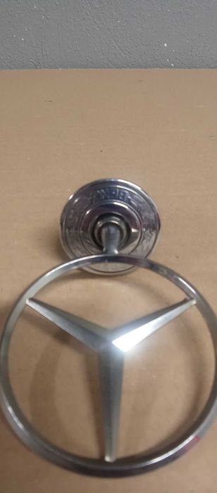 Mercedes W211 W219 W220 Emblemat Znaczek Celownik Mercedes E-klasa