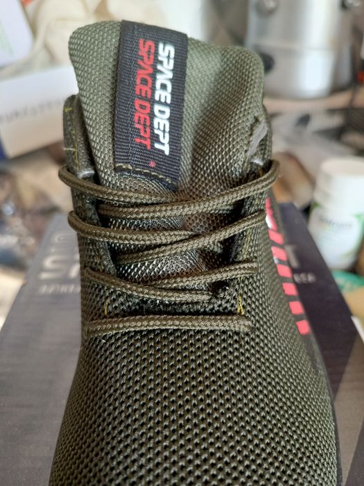Buty znanej firmy dodatkowo prezent